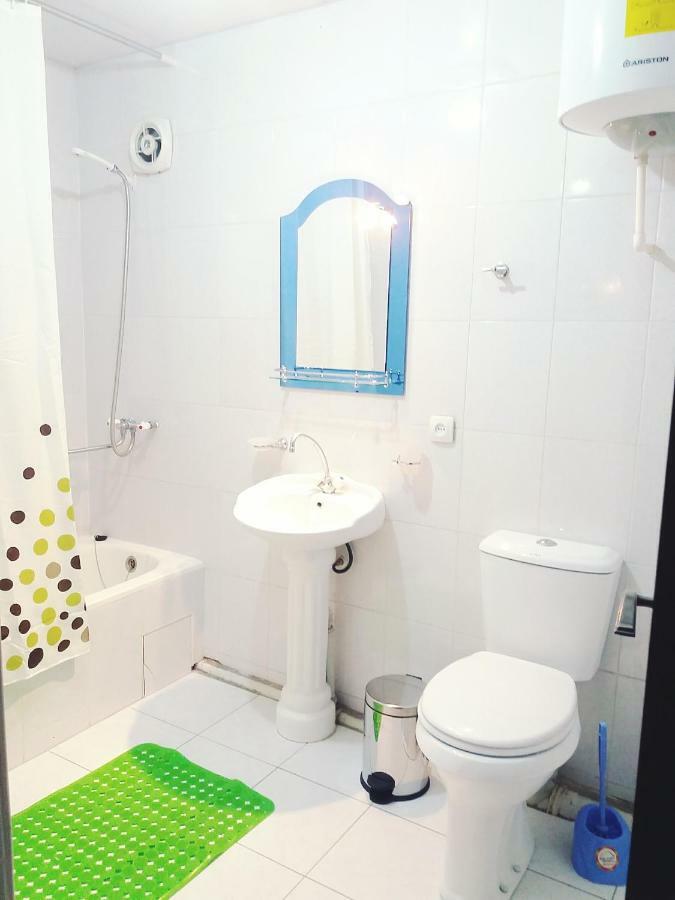 בוקורו Sabr Guest House מראה חיצוני תמונה
