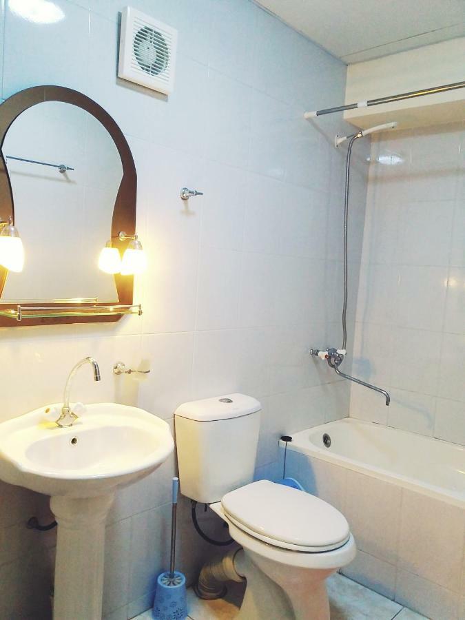 בוקורו Sabr Guest House מראה חיצוני תמונה