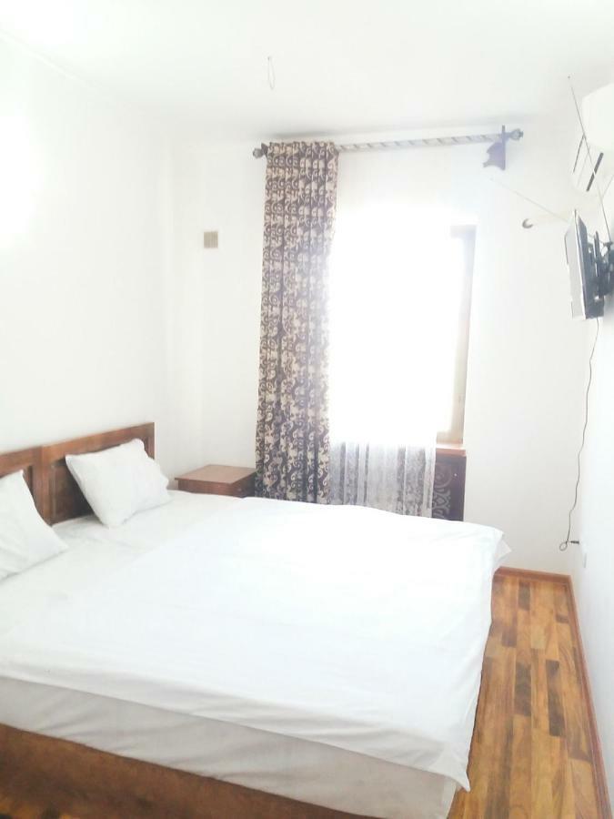 בוקורו Sabr Guest House מראה חיצוני תמונה