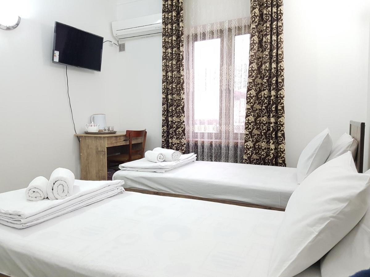 בוקורו Sabr Guest House מראה חיצוני תמונה